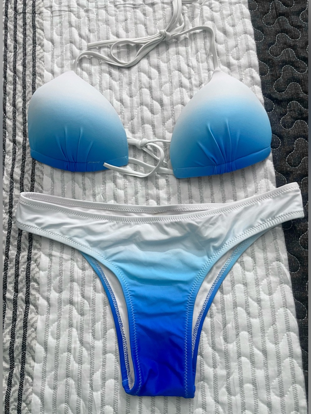 Amazon Blue Gradient Ombre Triangle Bikini Set NWOT - M